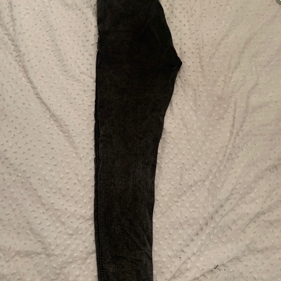 Gray acid wash high wasted jeans - Picture 2 of 2